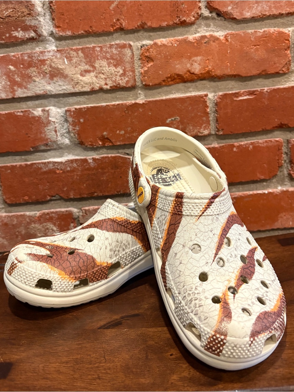 Jurassic World x Crocs Classic Clog Dinosaur Raptor Tiger Skin Size M5 / W7
